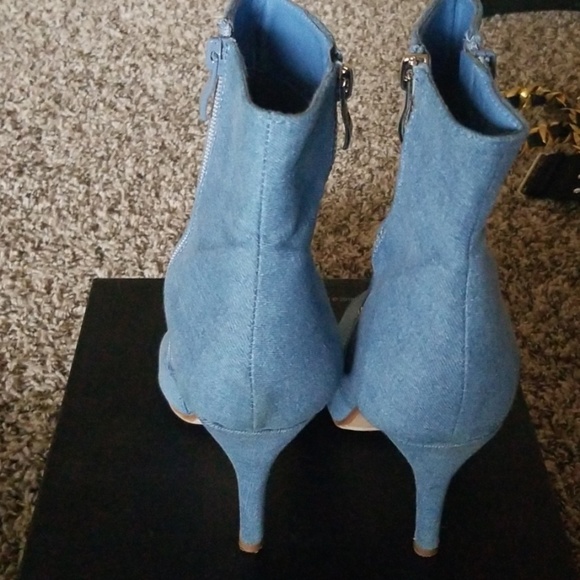 Shoes - Picture 2 of 4